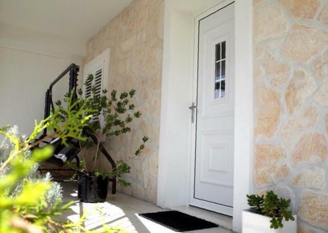 Charming Seaside Apartment Primosten Luaran gambar